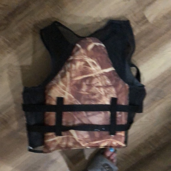 Life jacket - Picture 2 of 2